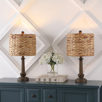 Leona 21.25" Rustic Farmhouse Handwoven Rattan/Resin LED Table Lamp - JONATHAN Y